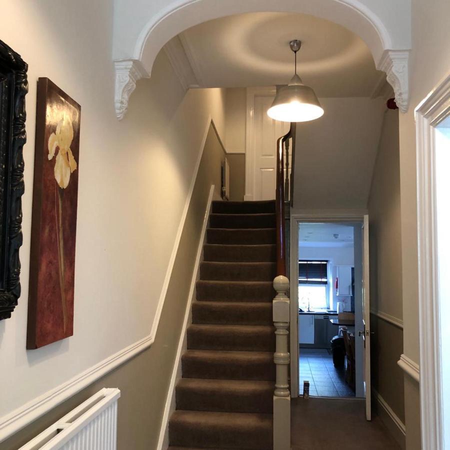 Comfy Big 7 Bedroom Townhouse Гаррогейт Екстер'єр фото